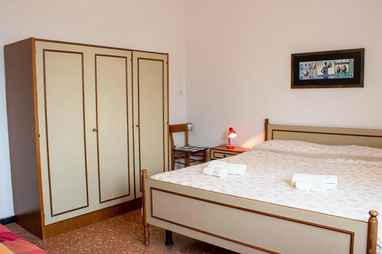 Appartamento Posto Auto E Vista Magnifica Relax A 900 Metri Dal Mare Borgio Verezzi