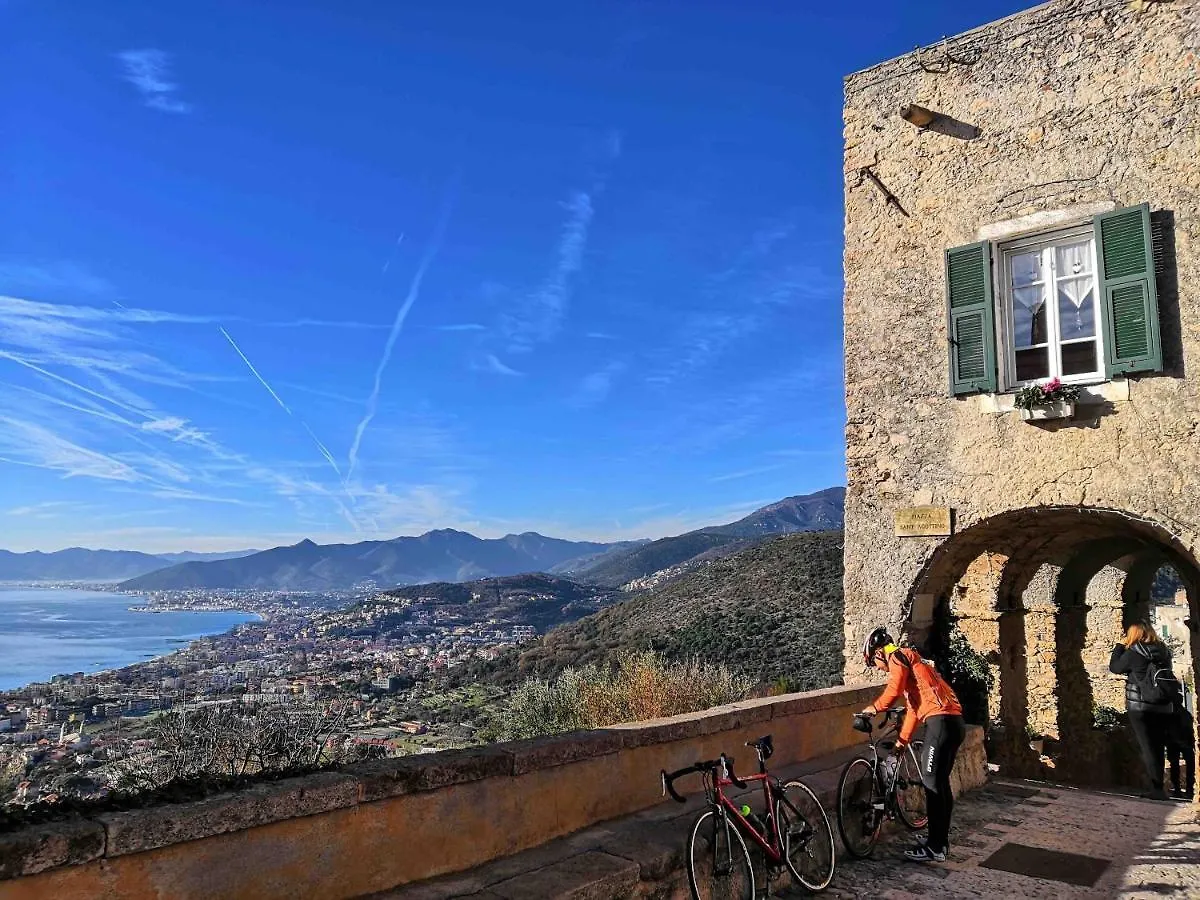 Posto Auto E Vista Magnifica Relax A 900 Metri Dal Mare Lägenhet Borgio Verezzi Italien